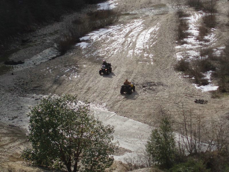 34. Kendo reaches Lori...who's eyeballing that big hill.jpg