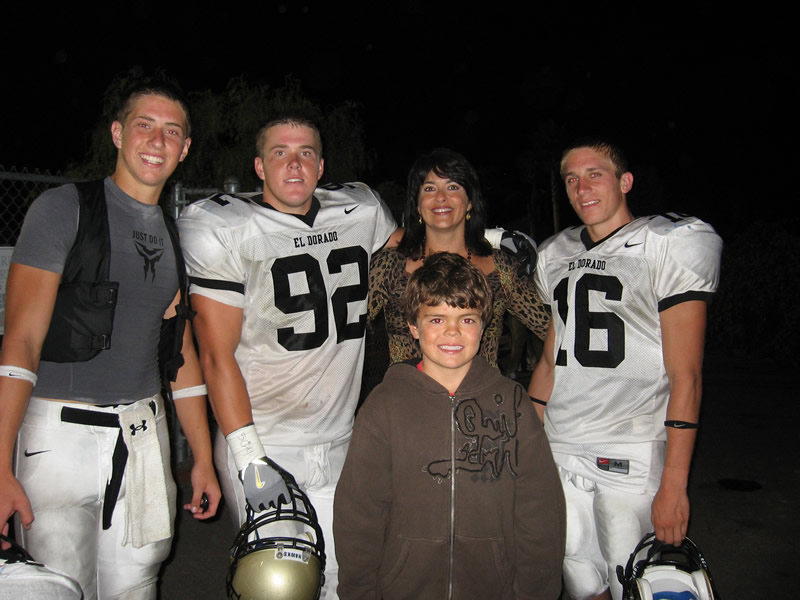 11. A photo 10 minutes in the making, Kane, Trace, Lori, Steele and Jay..jpg