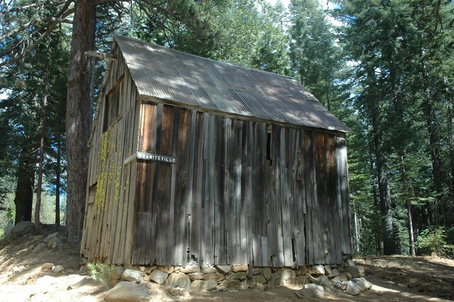 085. Rock foundation...really old..jpg