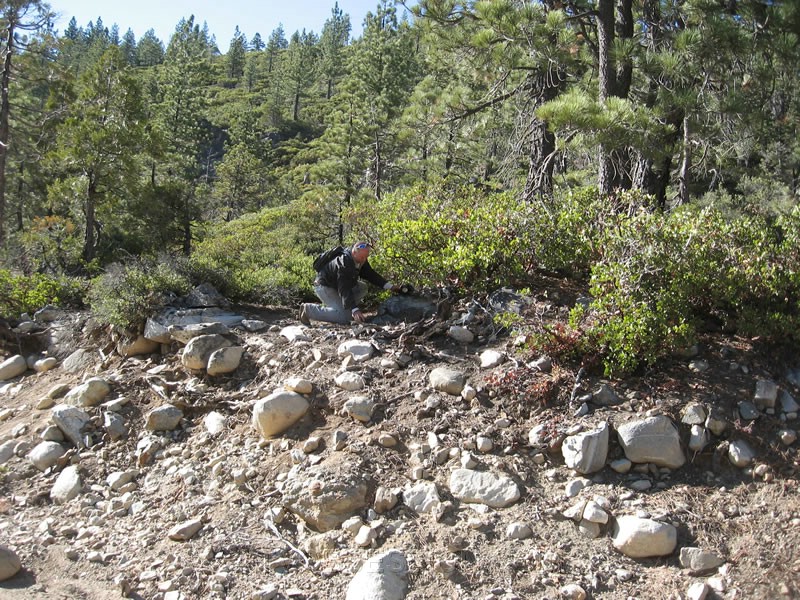 091. Larry sets up another group photo..jpg