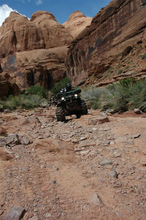 036.  While I'm in town, the crew heads onward..jpg