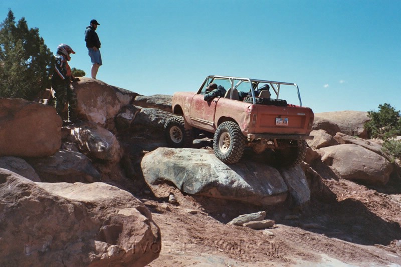 032. The short wheel base almost fits on the rock..jpg