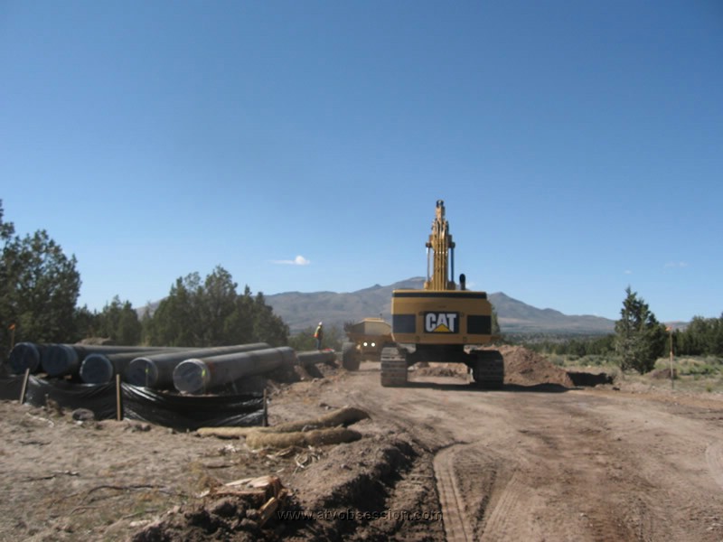 038. Makin' money...diggin' on a Saturday..jpg