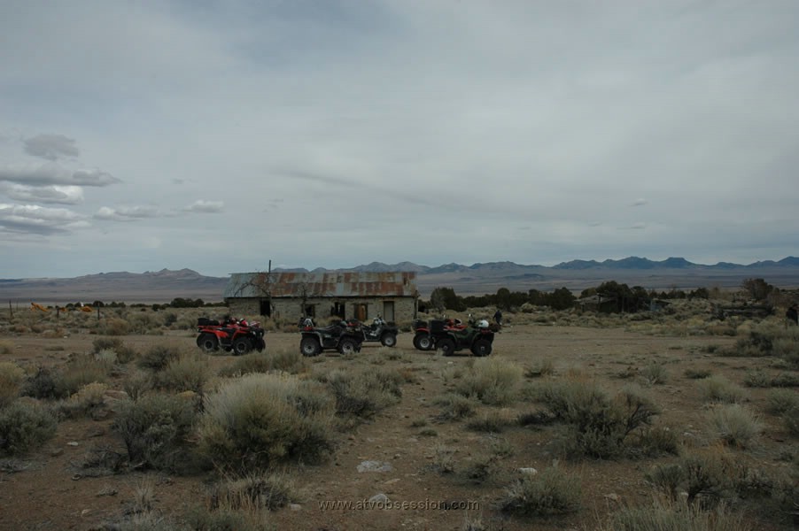 152. A few other buildings around..jpg